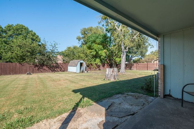 1108 Briar Court, Benbrook, TX 76126