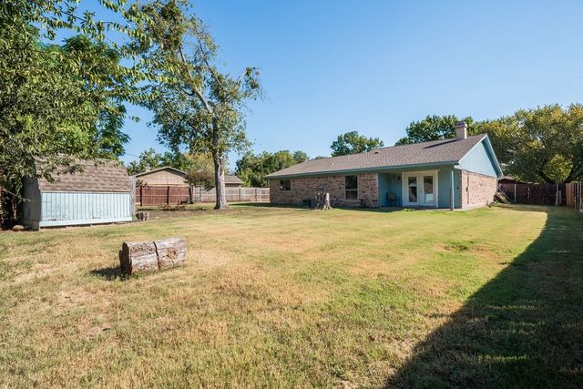 1108 Briar Court, Benbrook, TX 76126