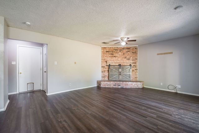 1108 Briar Court, Benbrook, TX 76126
