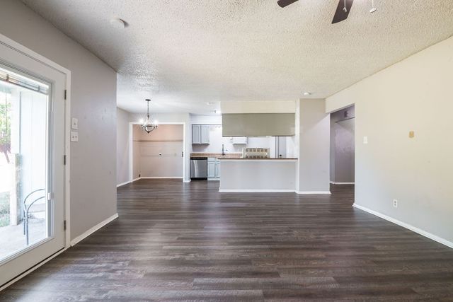 1108 Briar Court, Benbrook, TX 76126
