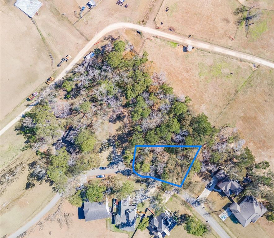 26 Holly Springs Dr, Conroe, TX 77302