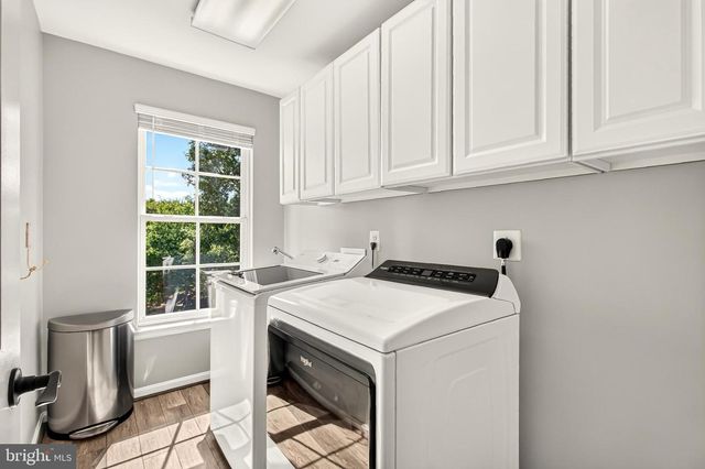 42746 EXPLORER DR, Brambleton, VA 20148