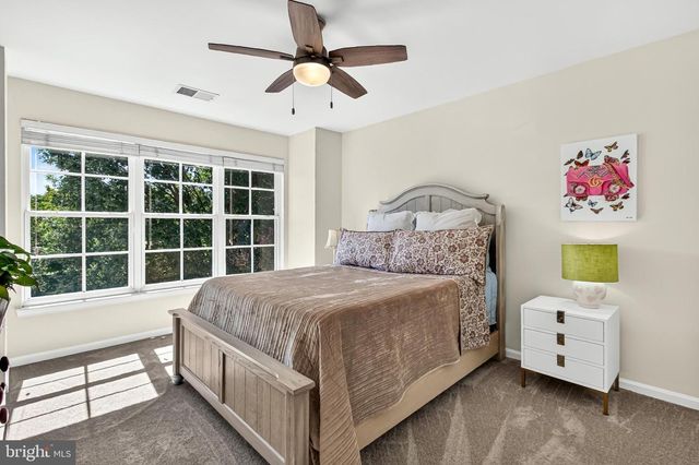 42746 EXPLORER DR, Brambleton, VA 20148