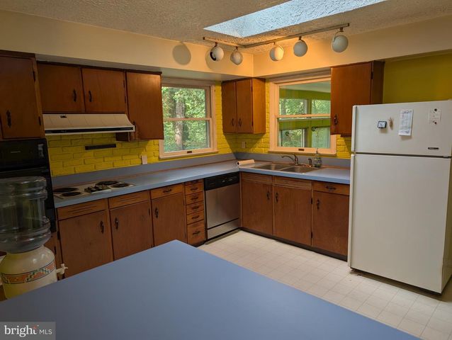 45855 W SUNRISE DR, Lexington Park, MD 20653