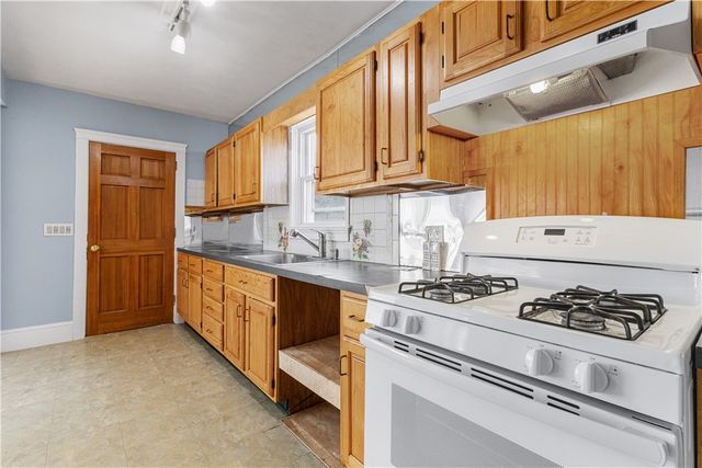 32 Cottage Street, Johnston, RI 02919