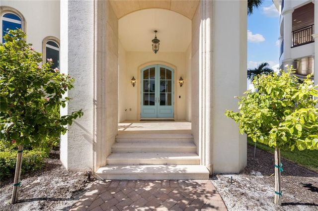 105 Felipe LN, Bonita Springs, FL 34134