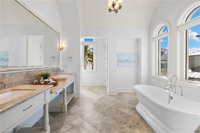 105 Felipe LN, Bonita Springs, FL 34134