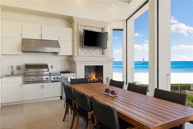 105 Felipe LN, Bonita Springs, FL 34134