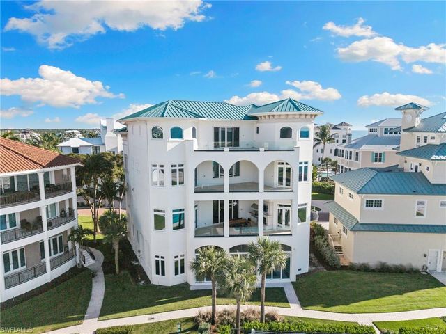 105 Felipe LN, Bonita Springs, FL 34134