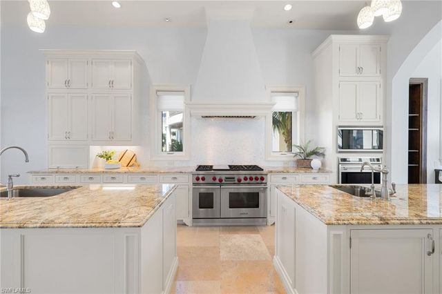 105 Felipe LN, Bonita Springs, FL 34134