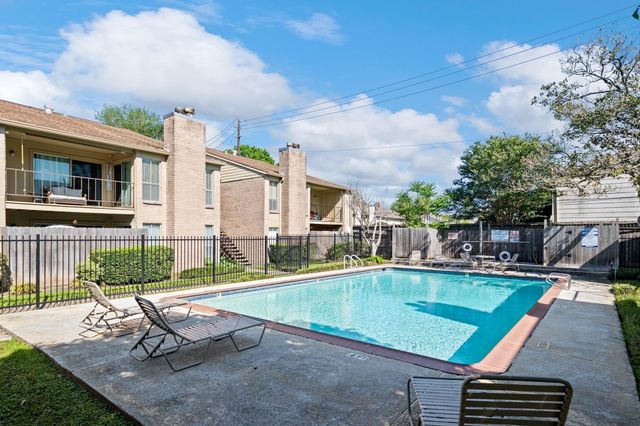 700 Thicket Lane 703, Houston, TX 77079