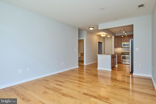 2200 N WESTMORELAND ST #330, Arlington, VA 22213