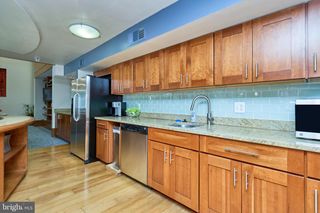 2200 N WESTMORELAND ST #330, Arlington, VA 22213