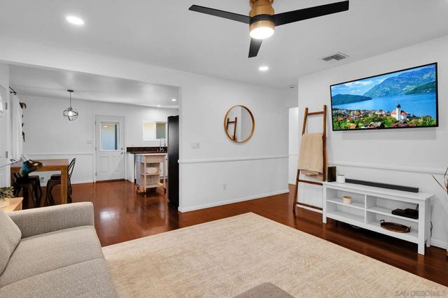 917 Chestnut St, Escondido, CA 92025