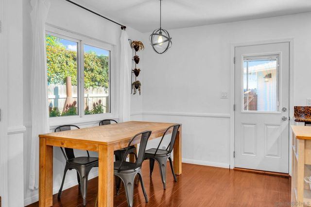 917 Chestnut St, Escondido, CA 92025