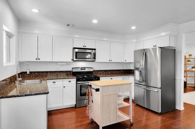 917 Chestnut St, Escondido, CA 92025
