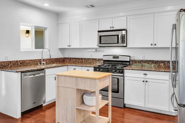 917 Chestnut St, Escondido, CA 92025