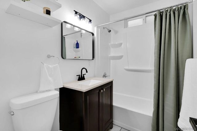 917 Chestnut St, Escondido, CA 92025