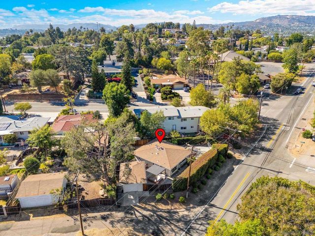 917 Chestnut St, Escondido, CA 92025