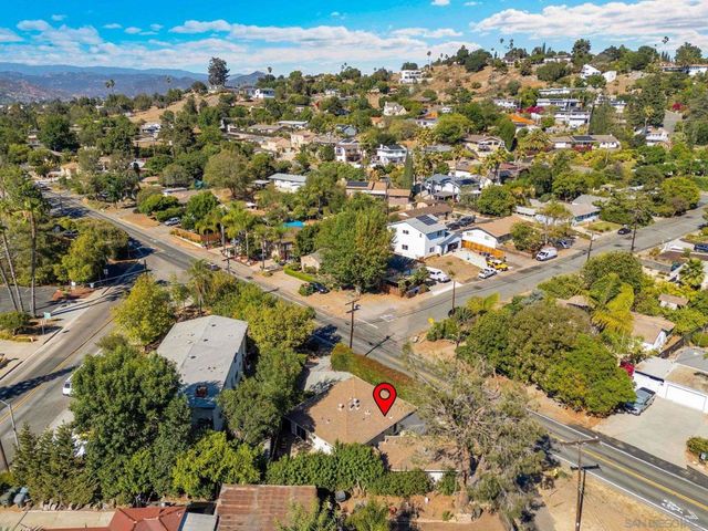 917 Chestnut St, Escondido, CA 92025