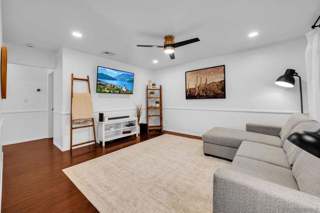 917 Chestnut St, Escondido, CA 92025