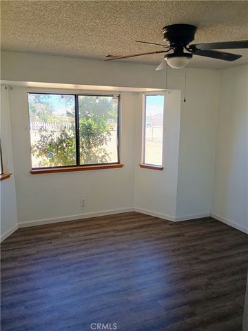 16594 Tenaja Road, Apple Valley, CA 92307