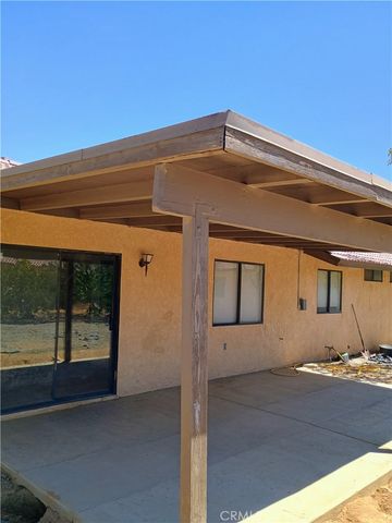 16594 Tenaja Road, Apple Valley, CA 92307