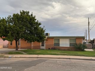 5709 LAS BRISAS Circle, El Paso, TX 79905