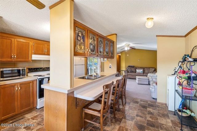 4614 Rivers Edge Dr, Charlestown, IN 47111