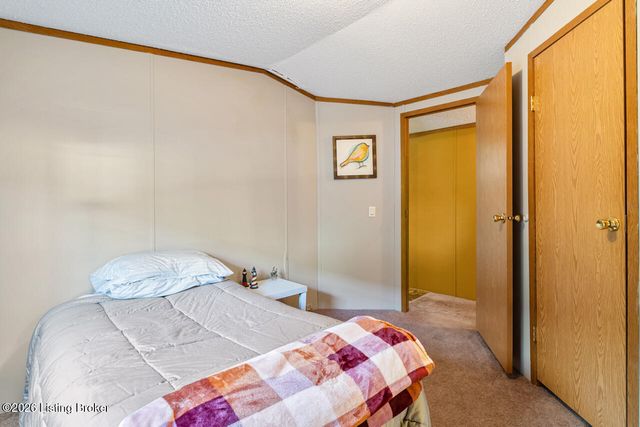 4614 Rivers Edge Dr, Charlestown, IN 47111