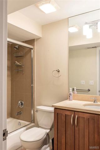 610 Forest 2, St Louis, MO 63105