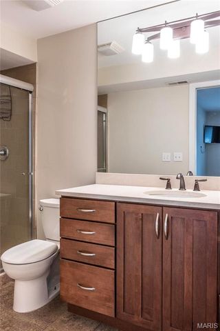 610 Forest 2, St Louis, MO 63105