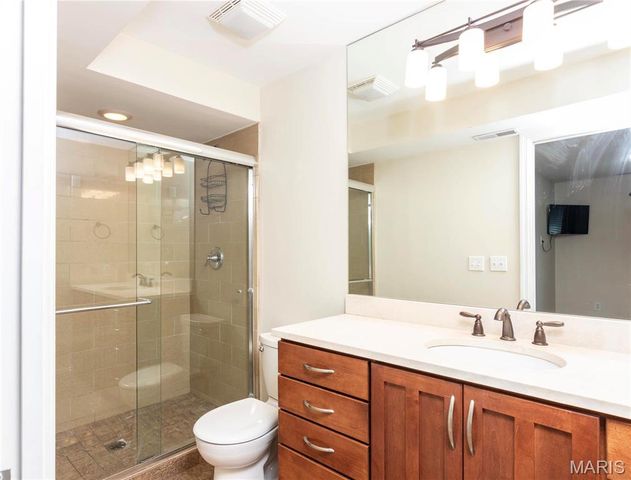 610 Forest 2, St Louis, MO 63105