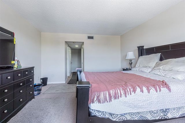 14820 RUE DE BAYONNE 301, Clearwater, FL 33762