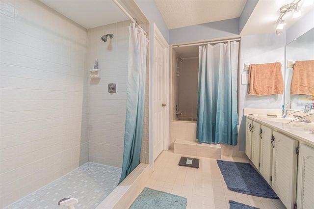 14820 RUE DE BAYONNE 301, Clearwater, FL 33762