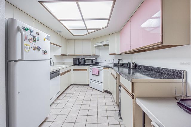 14820 RUE DE BAYONNE 301, Clearwater, FL 33762