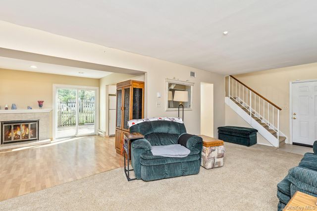 14 Petersburg Ct., Coram, NY 11727