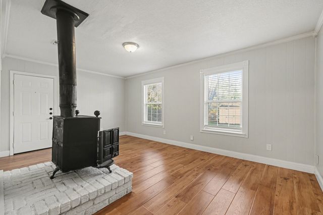 832 Gregory Avenue, Bedford, TX 76022