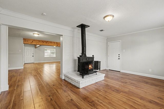 832 Gregory Avenue, Bedford, TX 76022