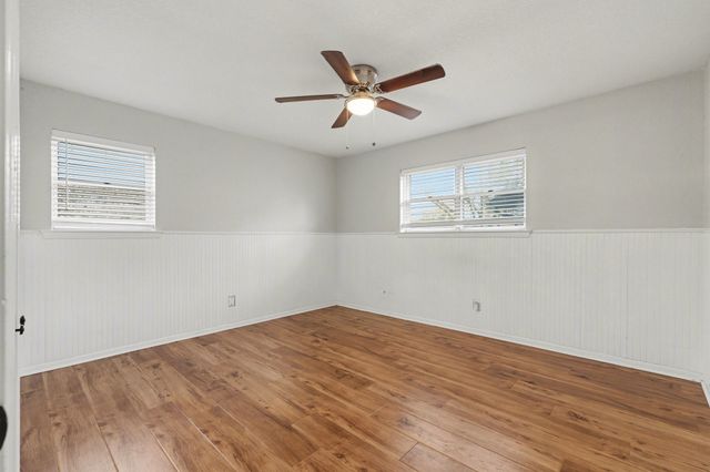 832 Gregory Avenue, Bedford, TX 76022