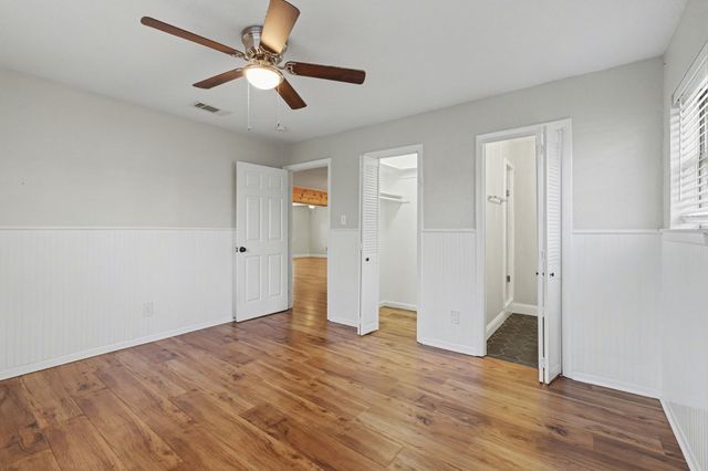 832 Gregory Avenue, Bedford, TX 76022