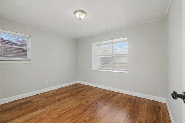 832 Gregory Avenue, Bedford, TX 76022