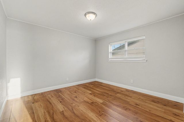 832 Gregory Avenue, Bedford, TX 76022