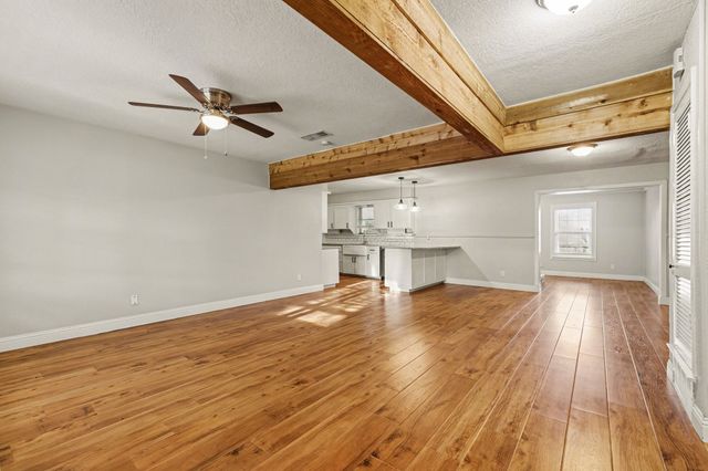 832 Gregory Avenue, Bedford, TX 76022