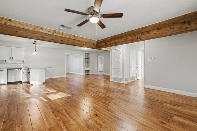 832 Gregory Avenue, Bedford, TX 76022