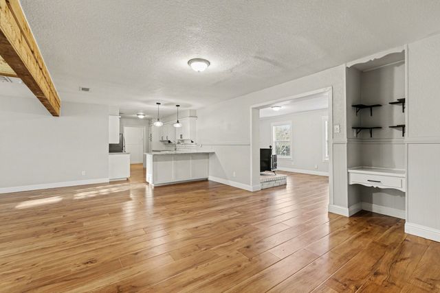 832 Gregory Avenue, Bedford, TX 76022