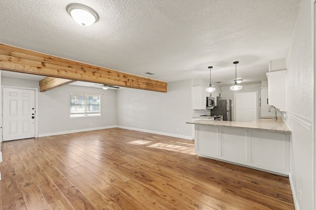 832 Gregory Avenue, Bedford, TX 76022