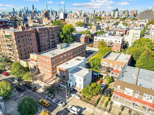 25-14 Crescent Street, Astoria, NY 11102