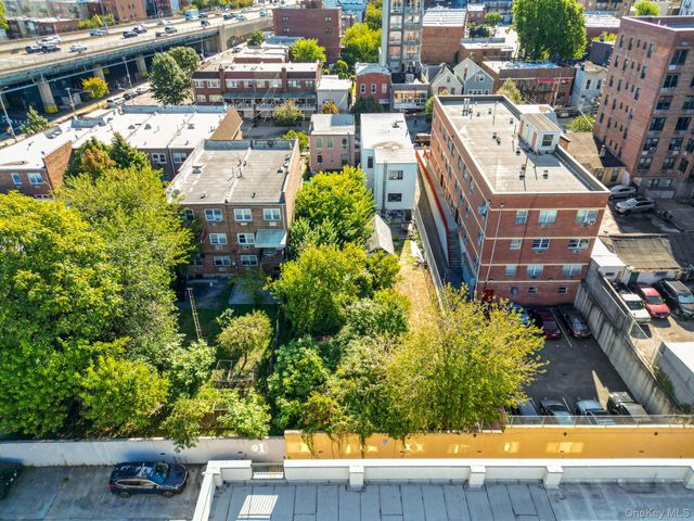 25-14 Crescent Street, Astoria, NY 11102