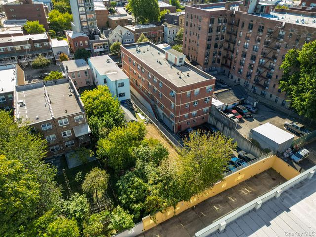 25-14 Crescent Street, Astoria, NY 11102
